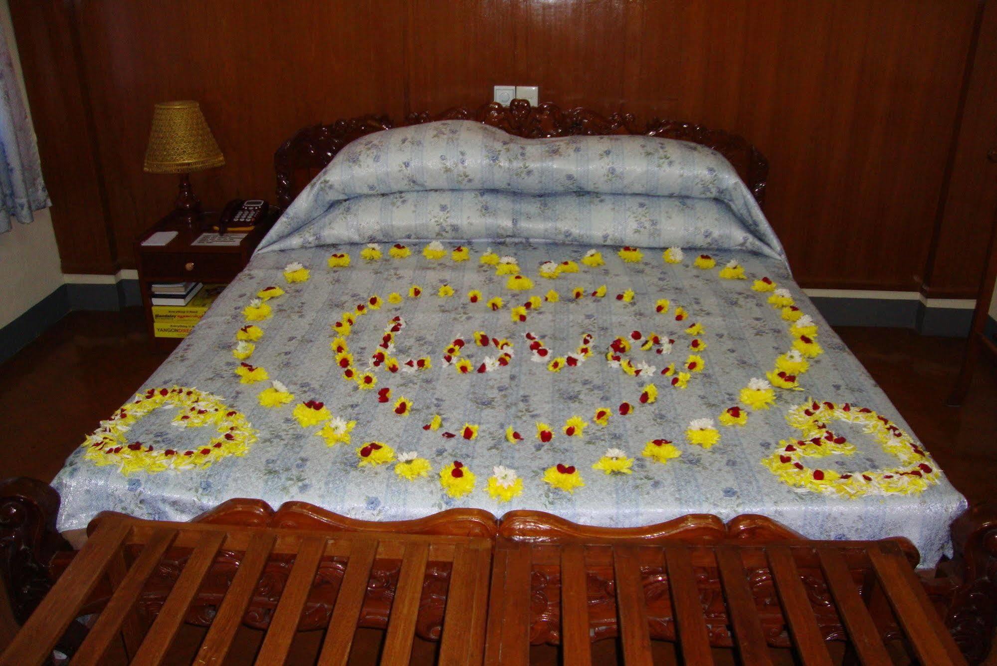 Nadi Myanmar Hotel Mandalay Exterior foto
