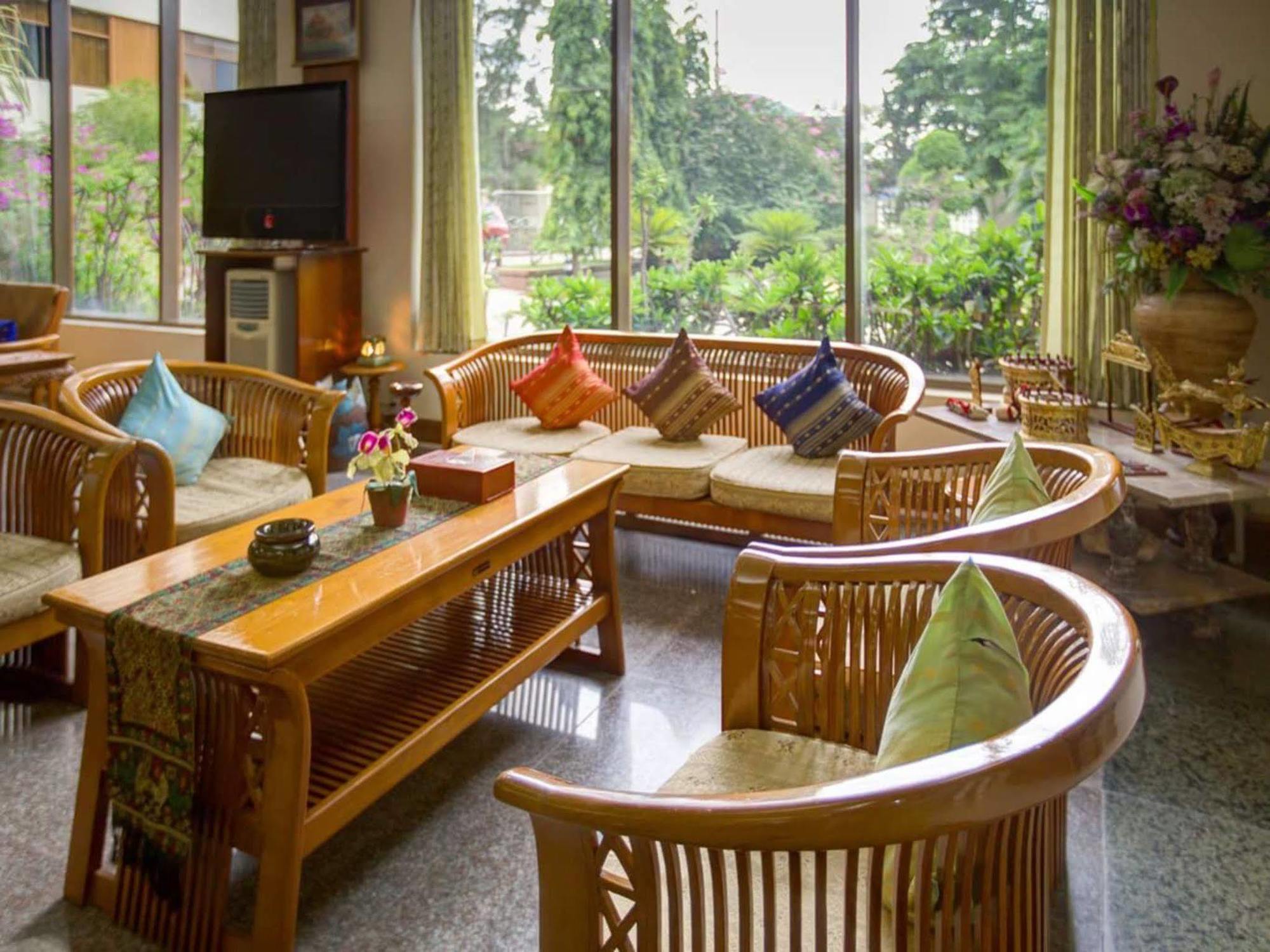 Nadi Myanmar Hotel Mandalay Exterior foto